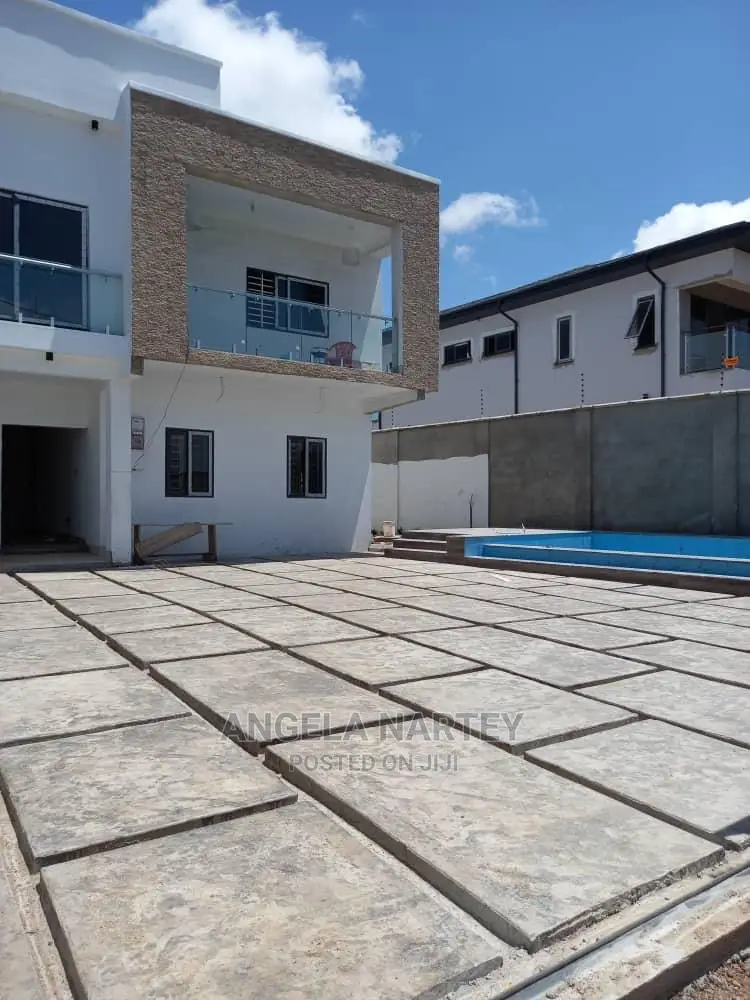 4bdrm House in Sakumono Estates, Tema Metropolitan for Sale
