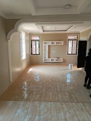 4bdrm House In Seekers Realty, Ghana Flag For Rent
