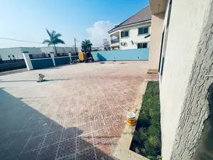 4bdrm Duplex in Dr Roko, Adjiriganor for Sale