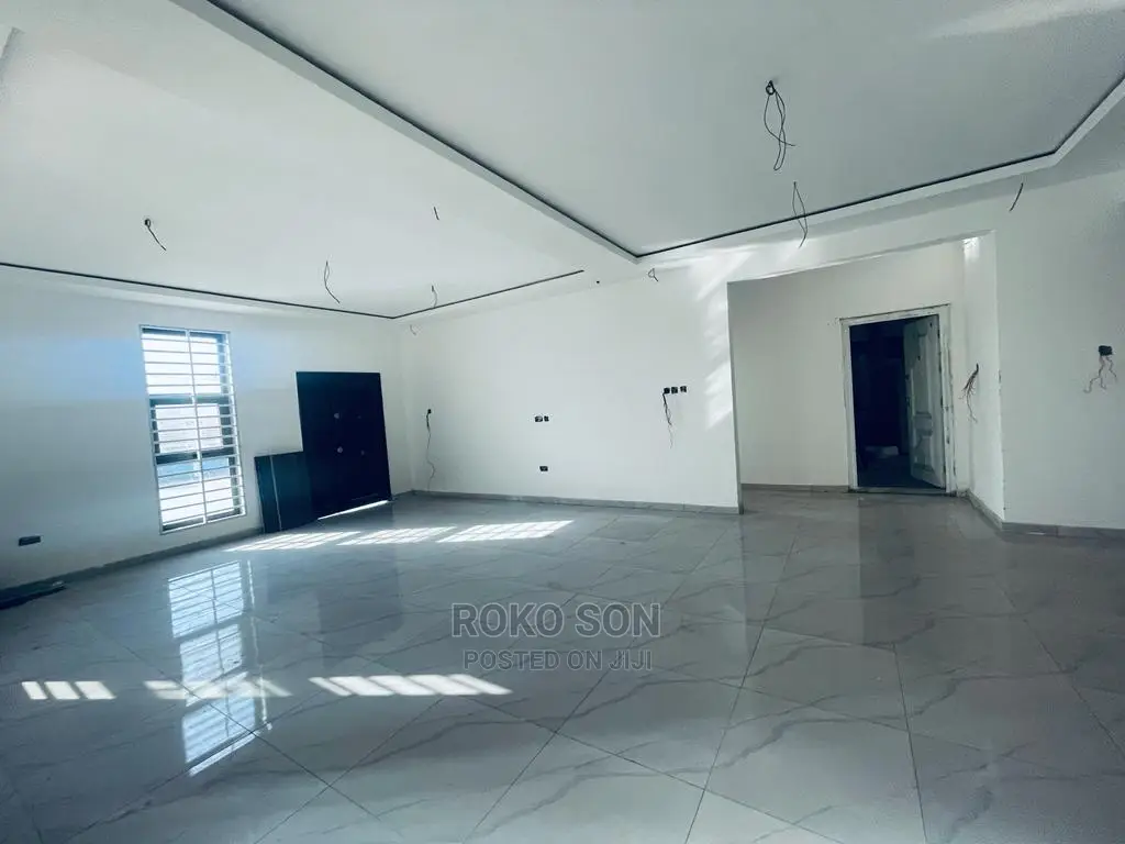 4bdrm Duplex in Dr Roko, Adjiriganor for Sale