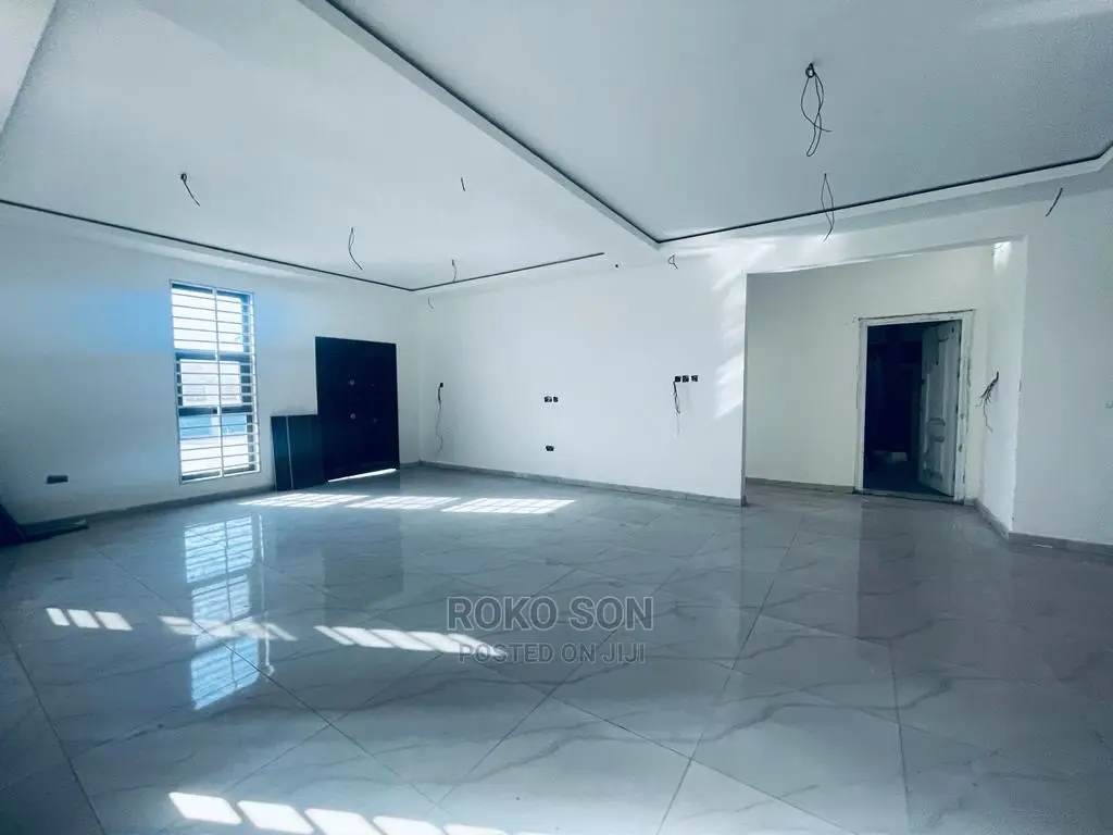 4bdrm Duplex in Dr Roko, Adjiriganor for Sale
