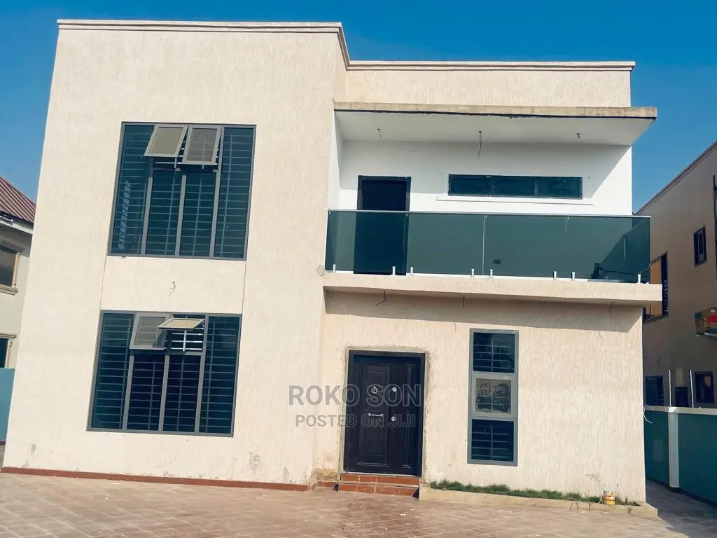 4bdrm Duplex in Dr Roko, Adjiriganor for Sale