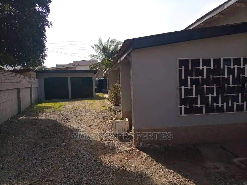 3bdrm House in Nyaniba Estate for Sale
