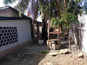 3bdrm House in Nyaniba Estate for Sale