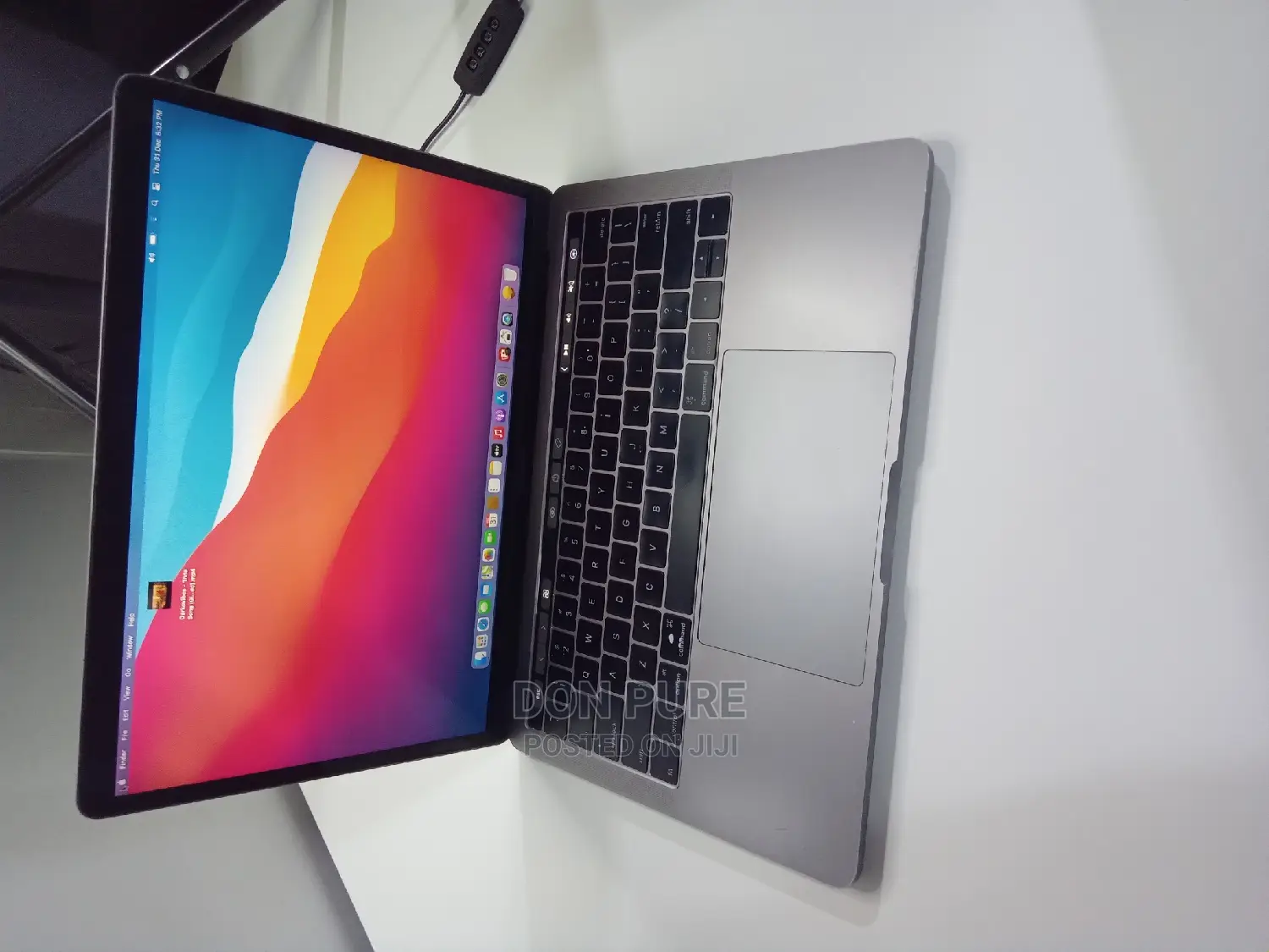 Macbook M1 Screen Foresale