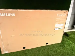 SAMSUNG 85-Inch Class Crystal UHD AU8000 Series
