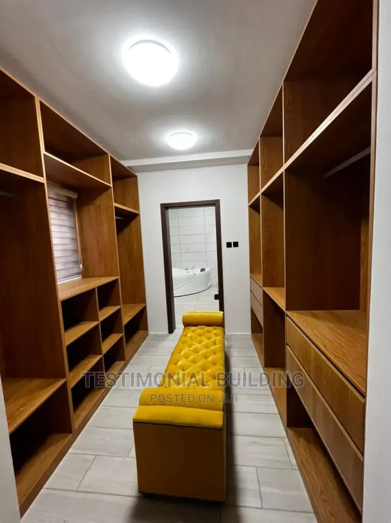 Furnished 5bdrm House in Testimonial Building, American House for Sale