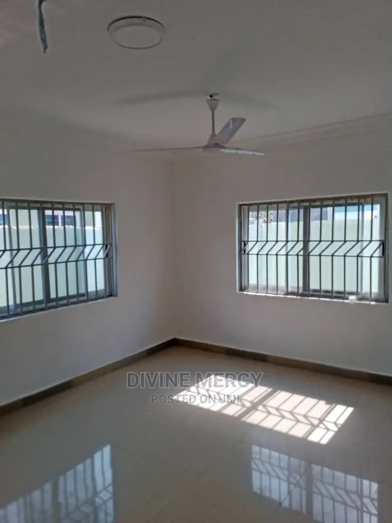 2bdrm Bungalow in Roman Winger Kasoa, Awutu Senya East Municipal