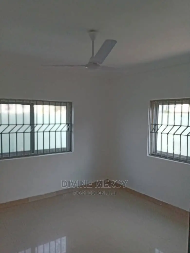 2bdrm Bungalow in Roman Winger Kasoa, Awutu Senya East Municipal