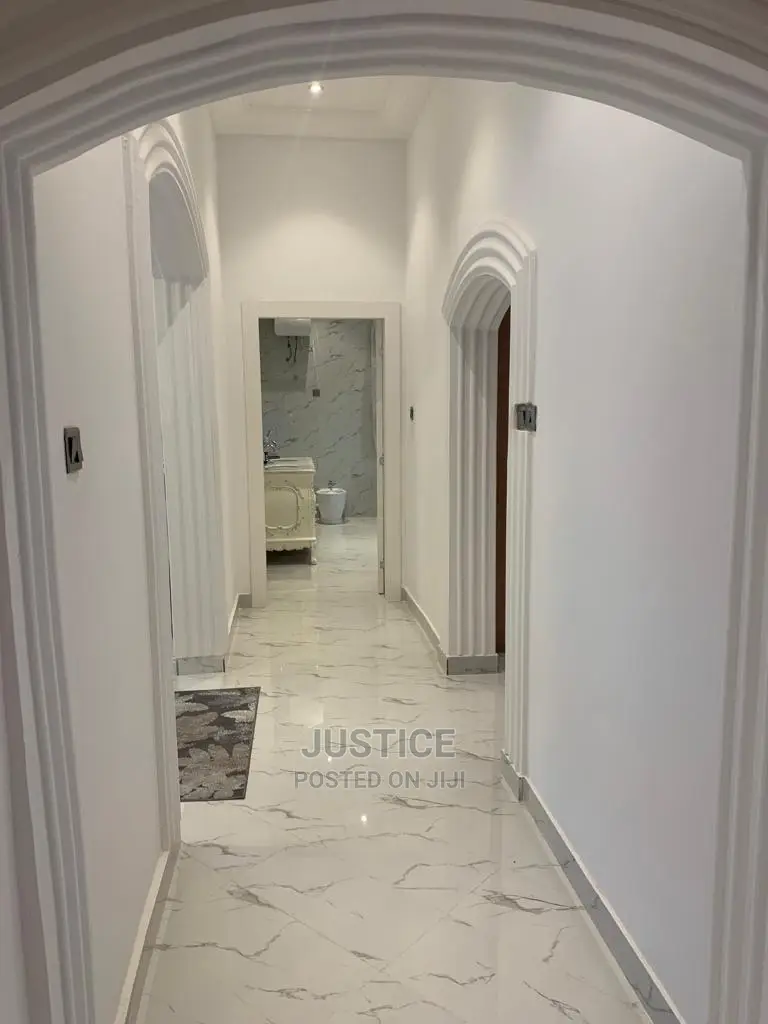 5bdrm Mansion in East Legon, American House for Sale