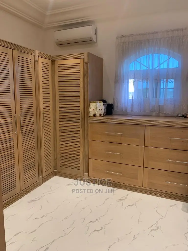 5bdrm Mansion in East Legon, American House for Sale
