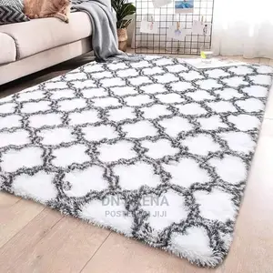 160* 230cm Faux Fur Center Rug