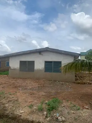 5bdrm House in Bushroad, Teshie for Sale