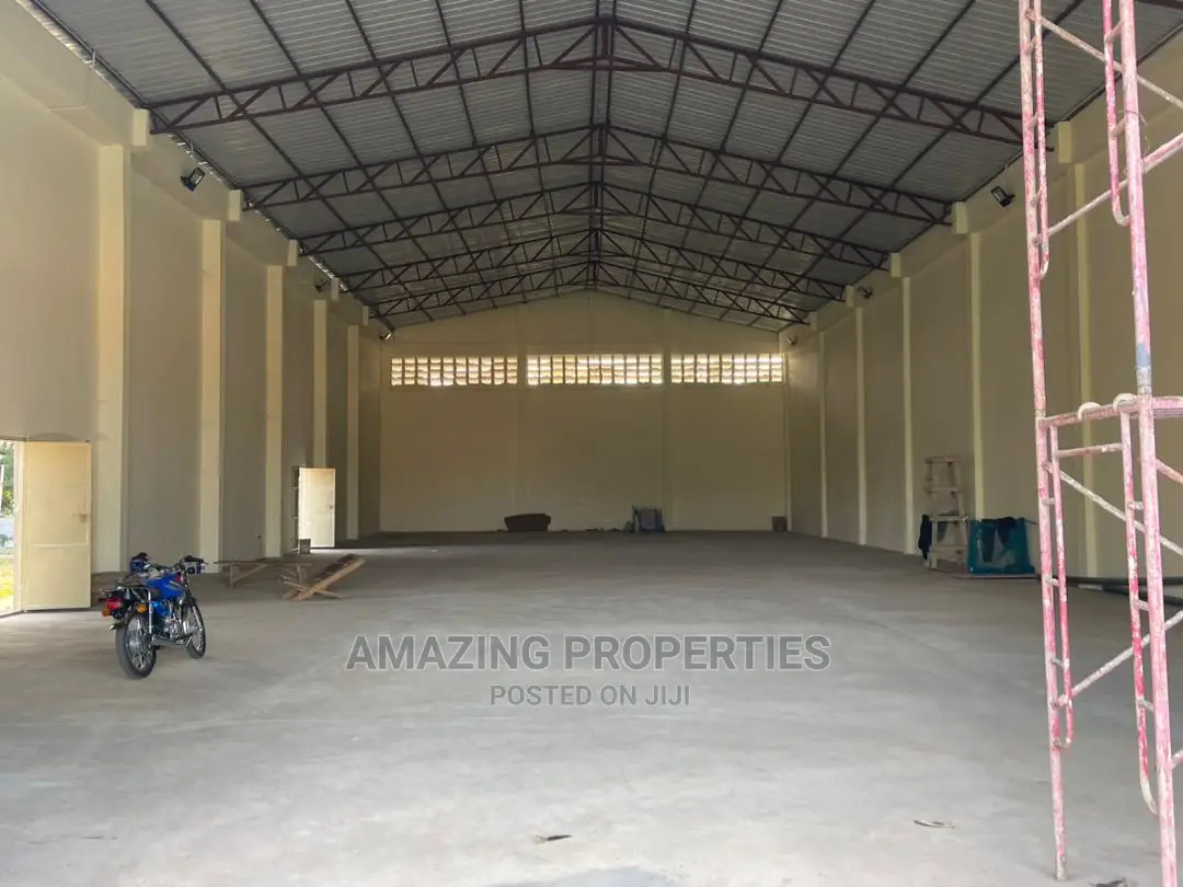 1167sqm Warehouse for Rent at Spintex