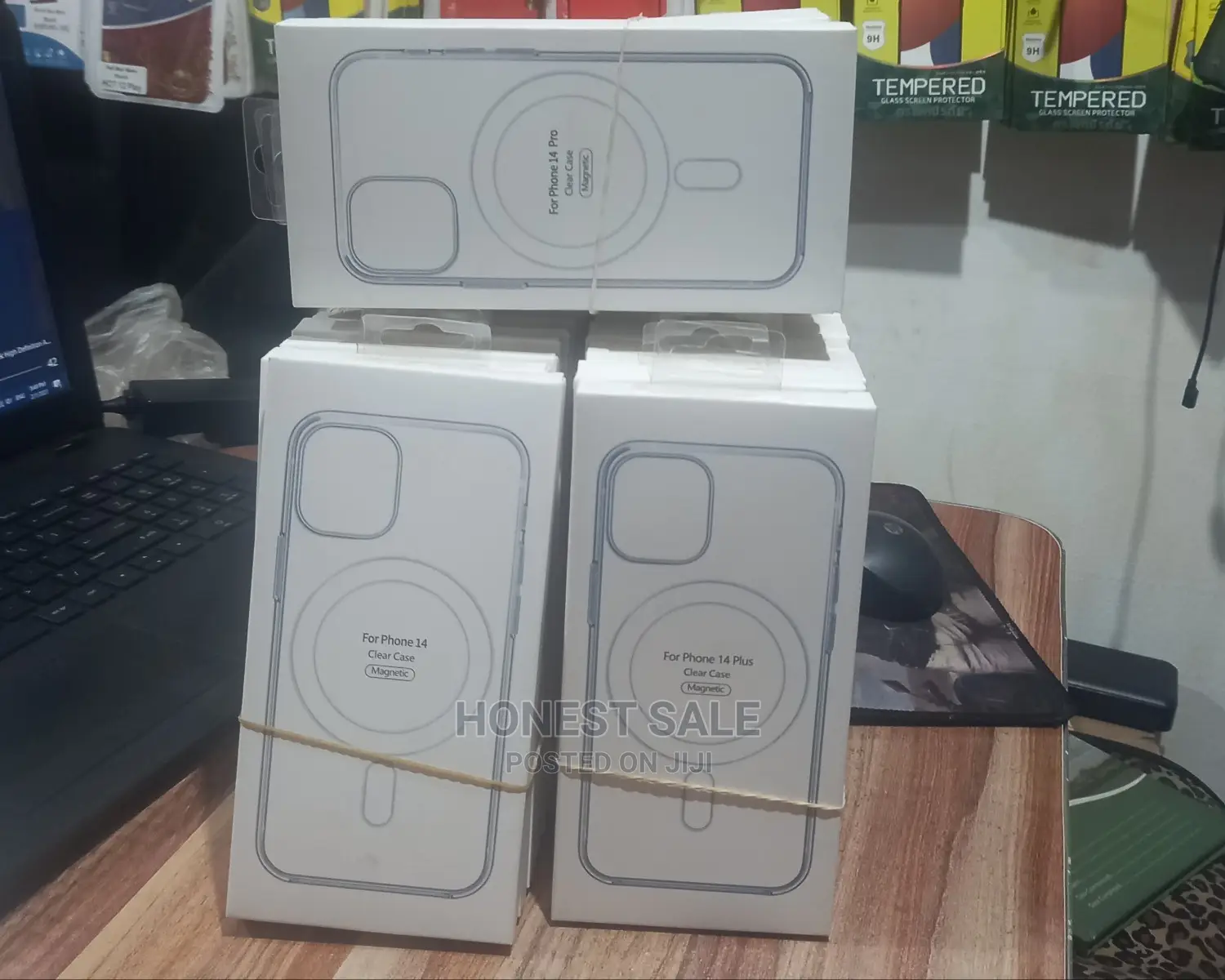 iPhone 14 Magnetic Clear Case