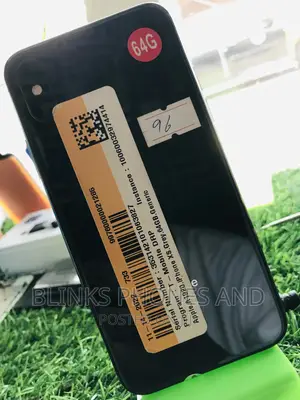 New Apple iPhone XS 64 GB Black