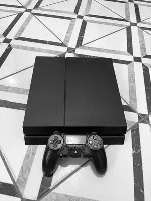 Standard Ps4 With 8 Games