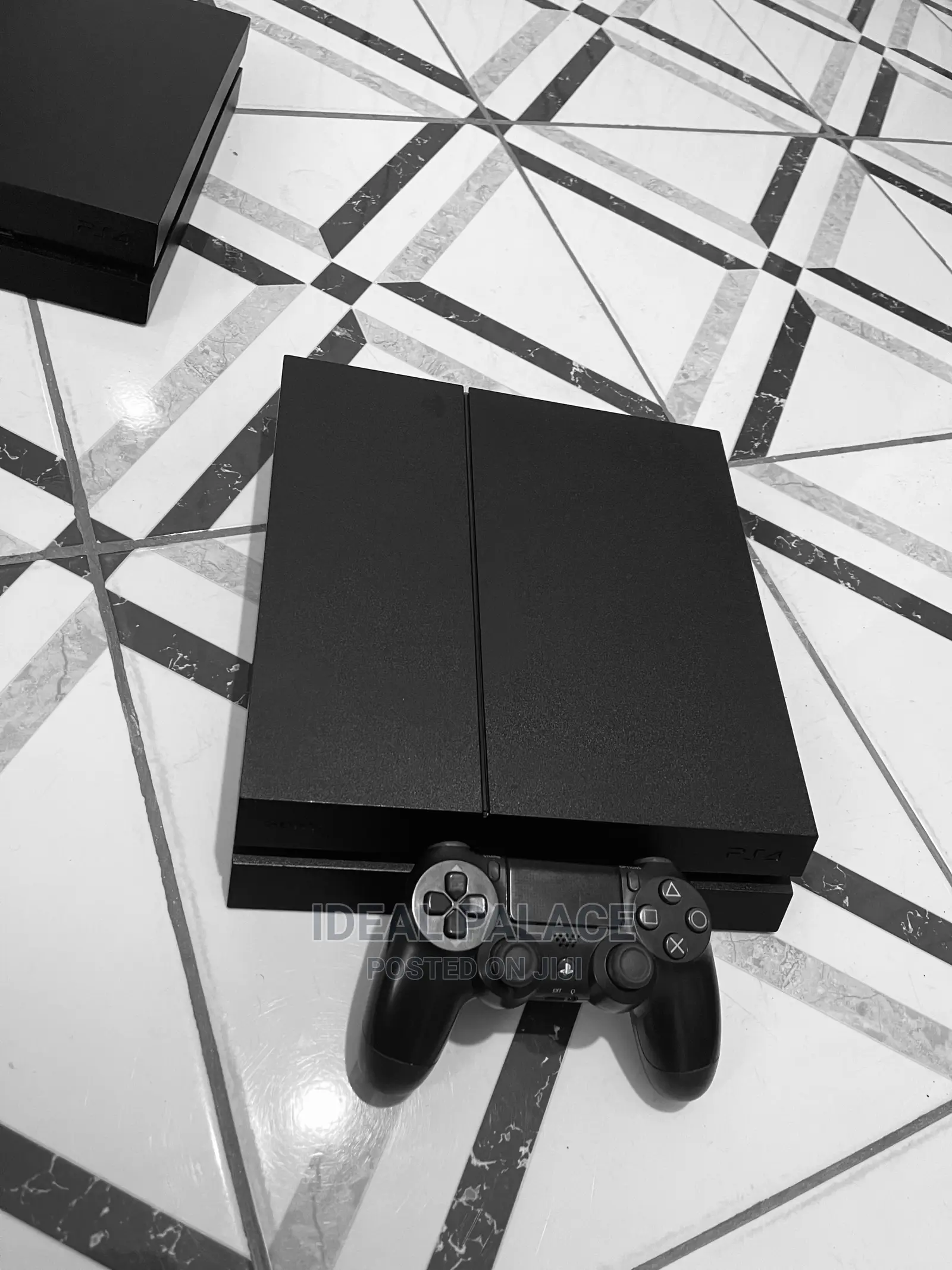 Standard Ps4 With 8 Games