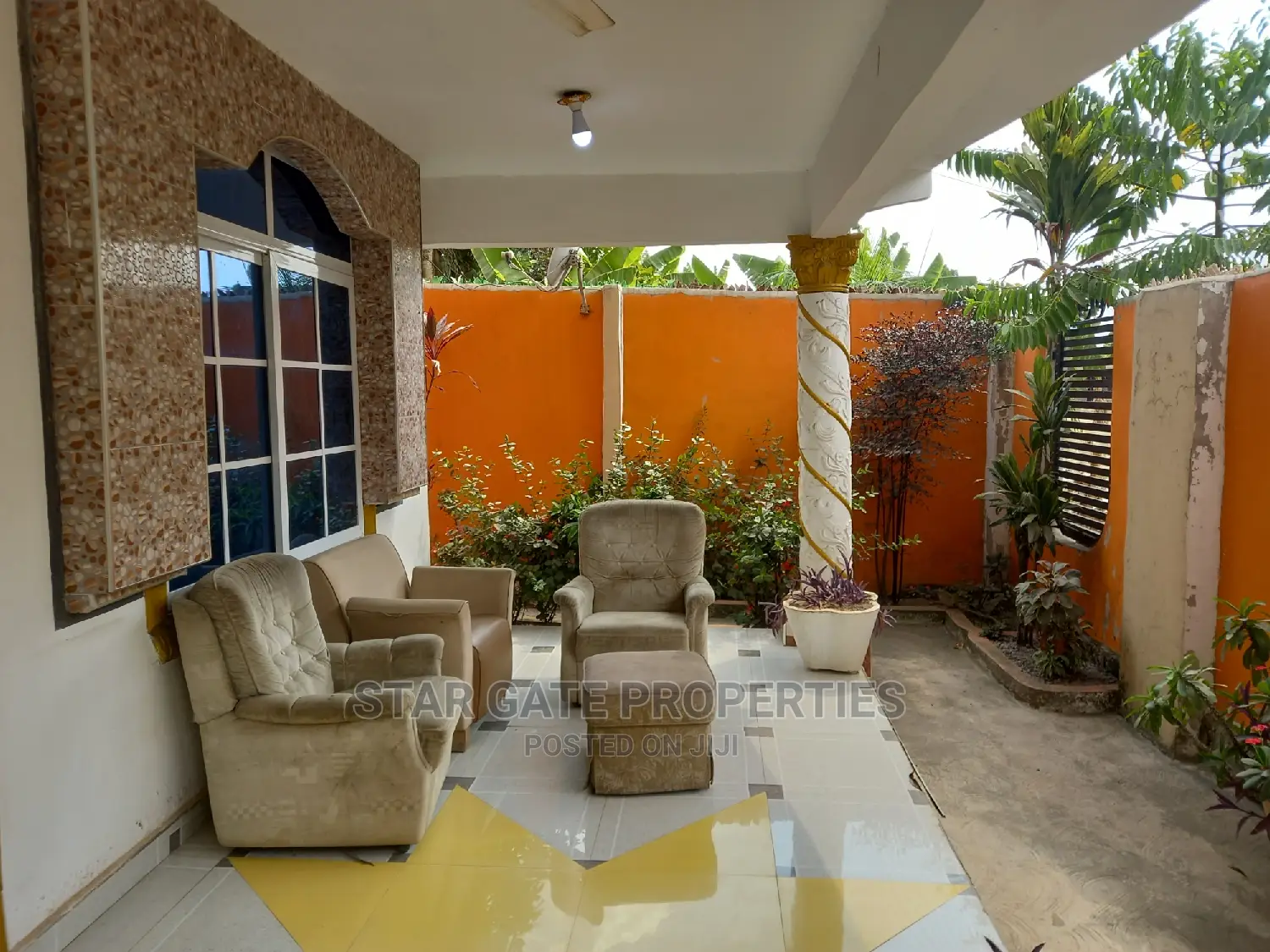 10bdrm House in Star Gate Properties, Kumasi Metropolitan for sale