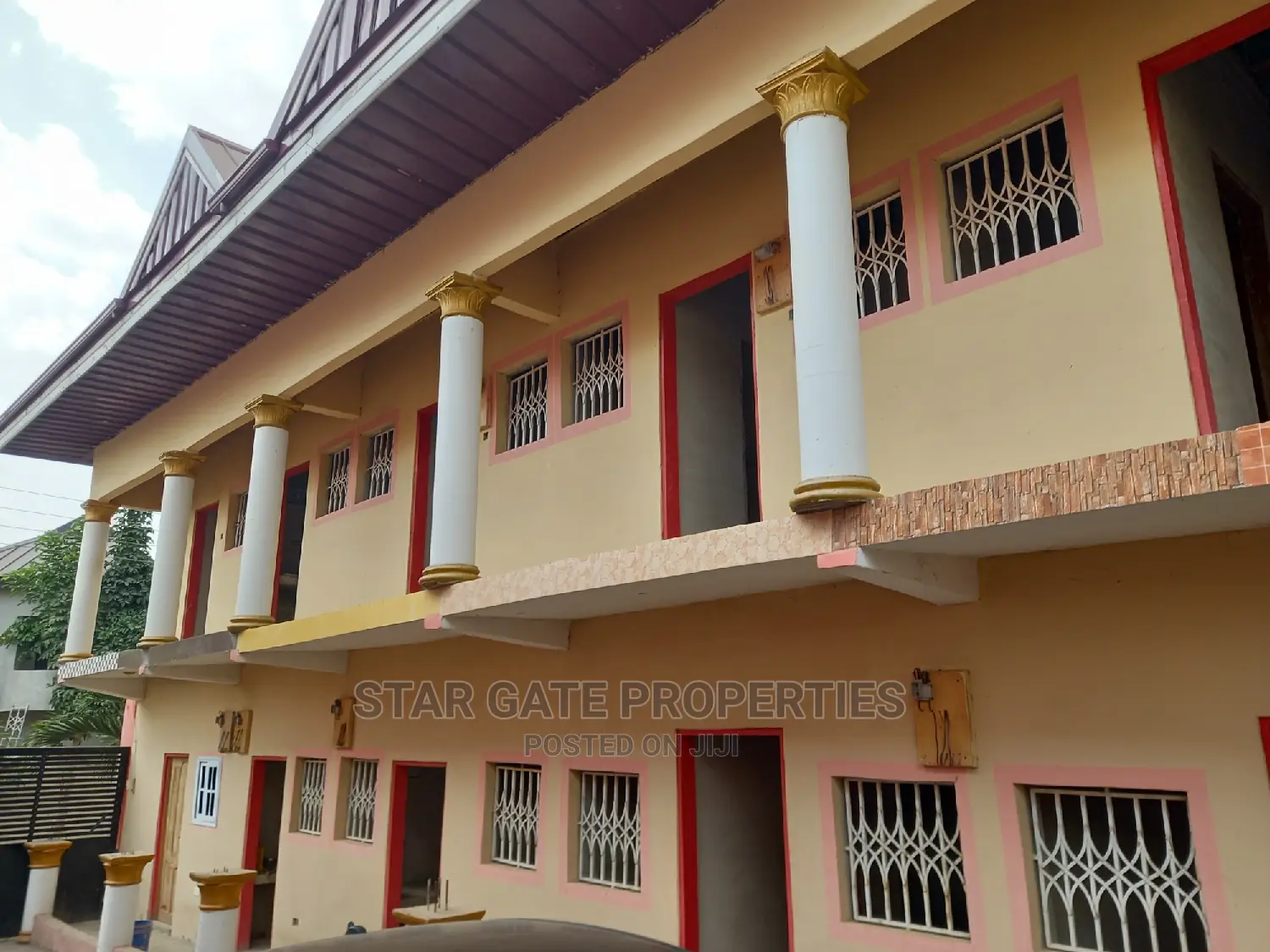 10bdrm House in Star Gate Properties, Kumasi Metropolitan for sale