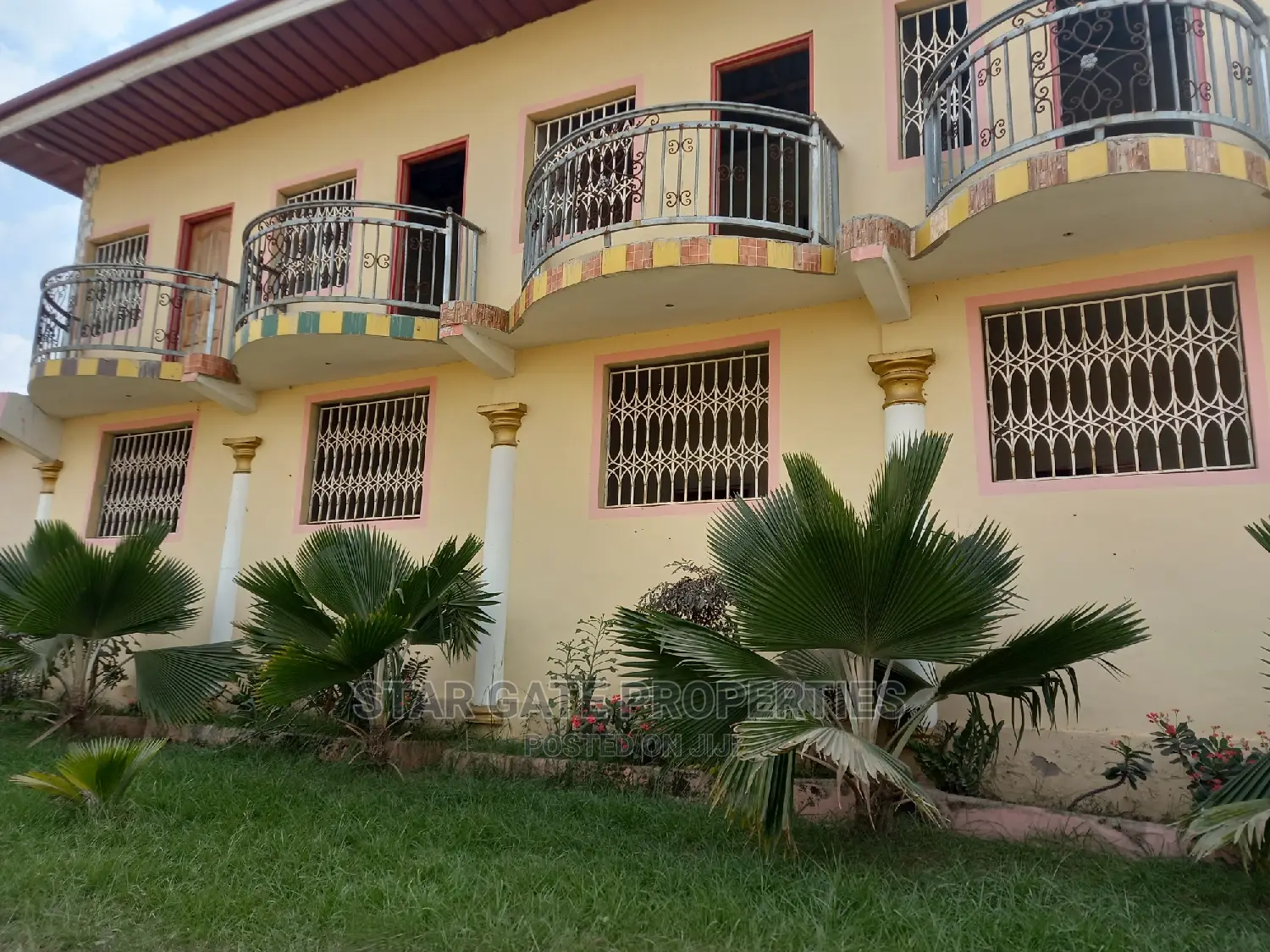 10bdrm House in Star Gate Properties, Kumasi Metropolitan for sale