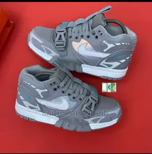Nike Sneaker