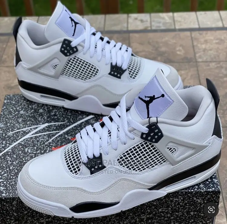 Air Jordan 4
