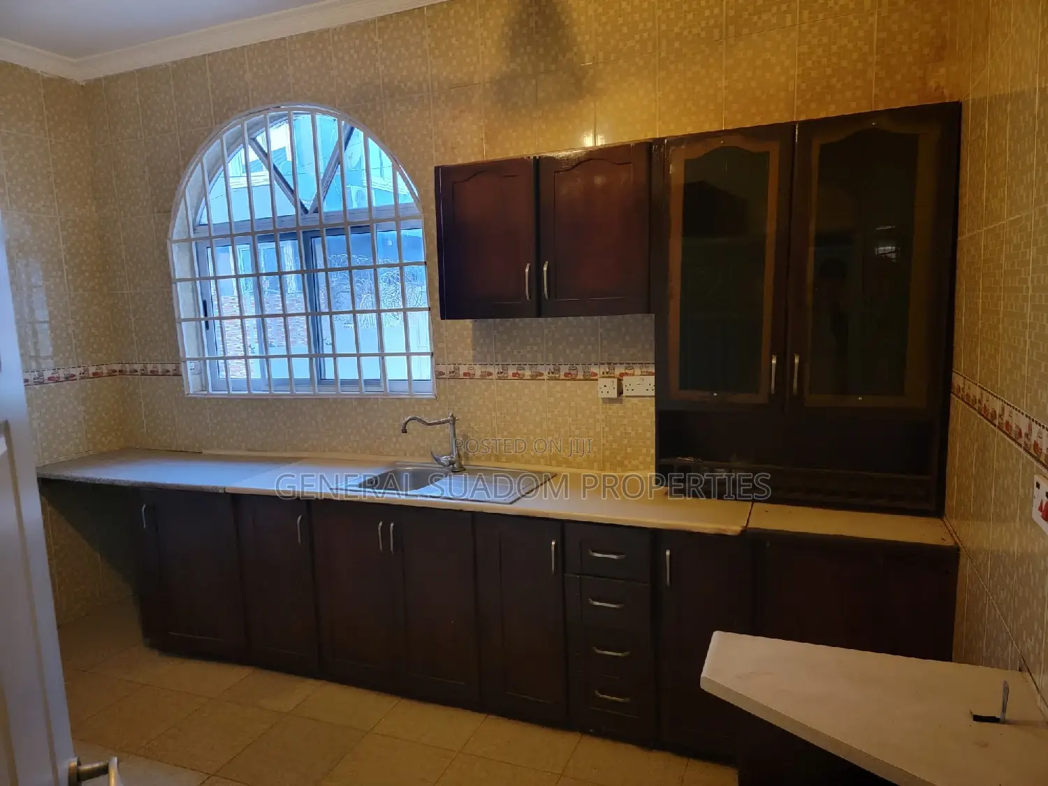 3bdrm House in Suadom Properties, Baatsona Total for rent