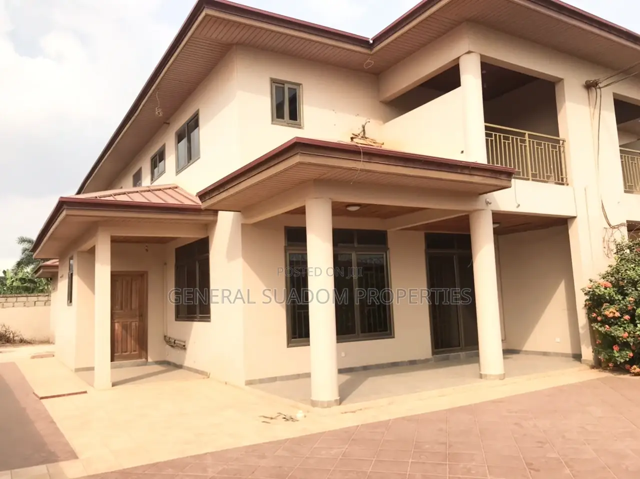 4bdrm Duplex in Suadom Properties, Baatsona Total for rent