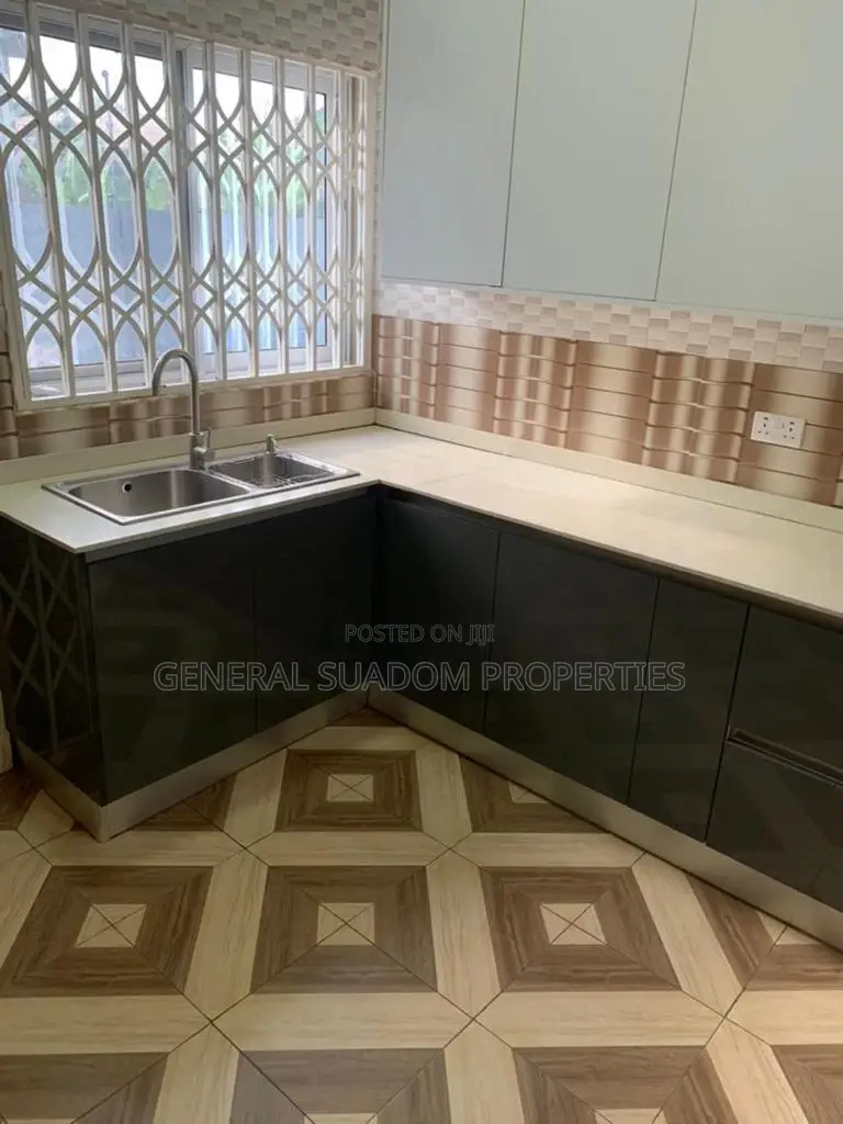 3bdrm House in Suadom Properties, Oyarifa for Sale