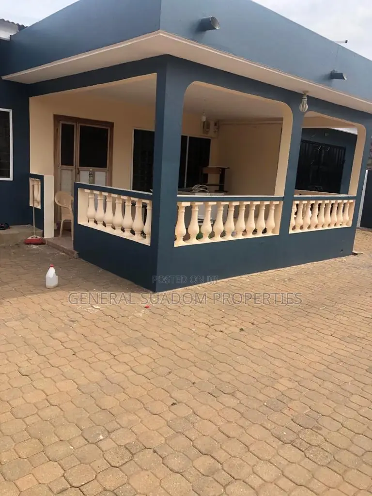3bdrm House in Suadom Properties, Baatsona Total for sale