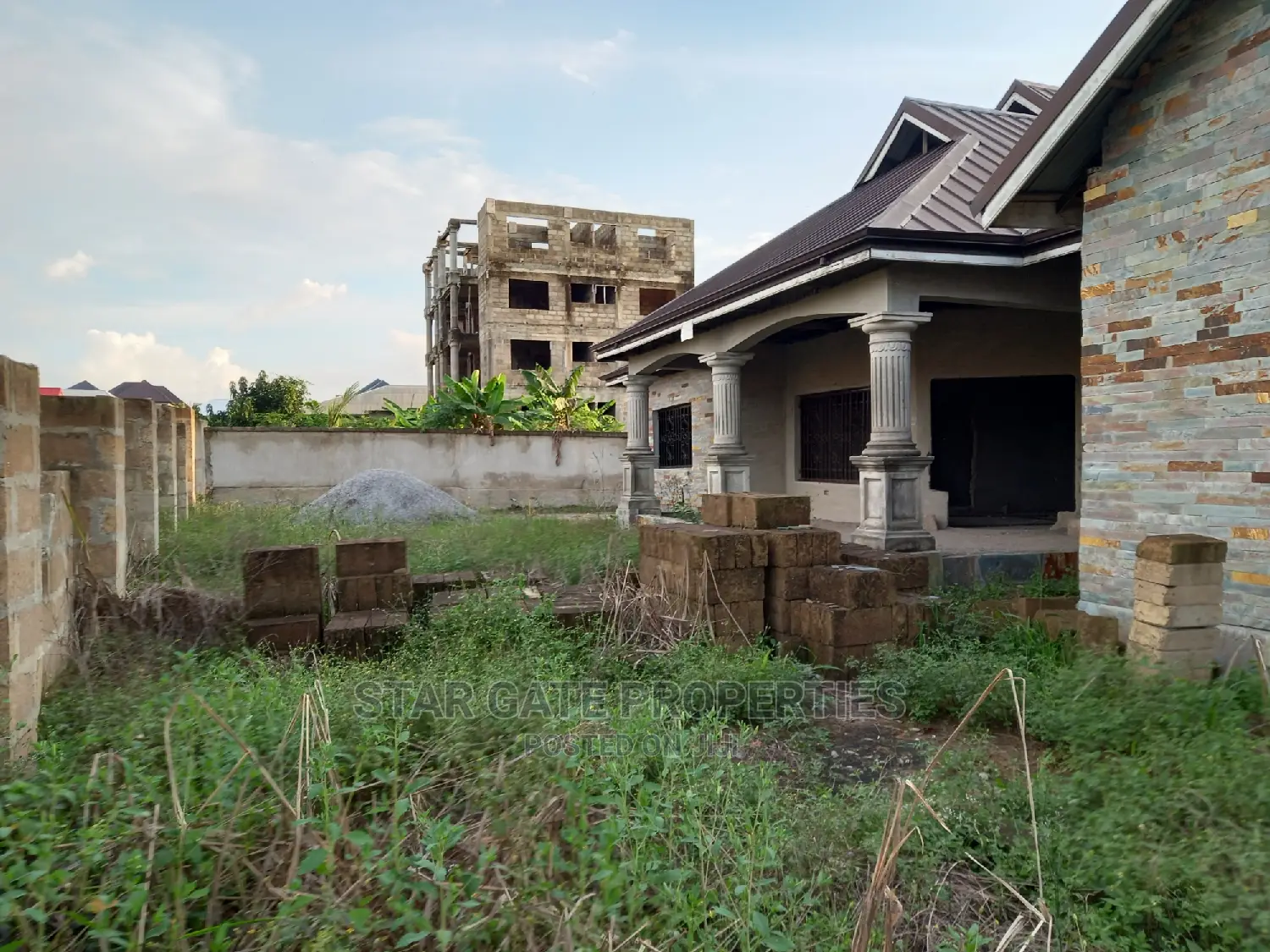 6bdrm House in Star Gate Properties, Kumasi Metropolitan for sale