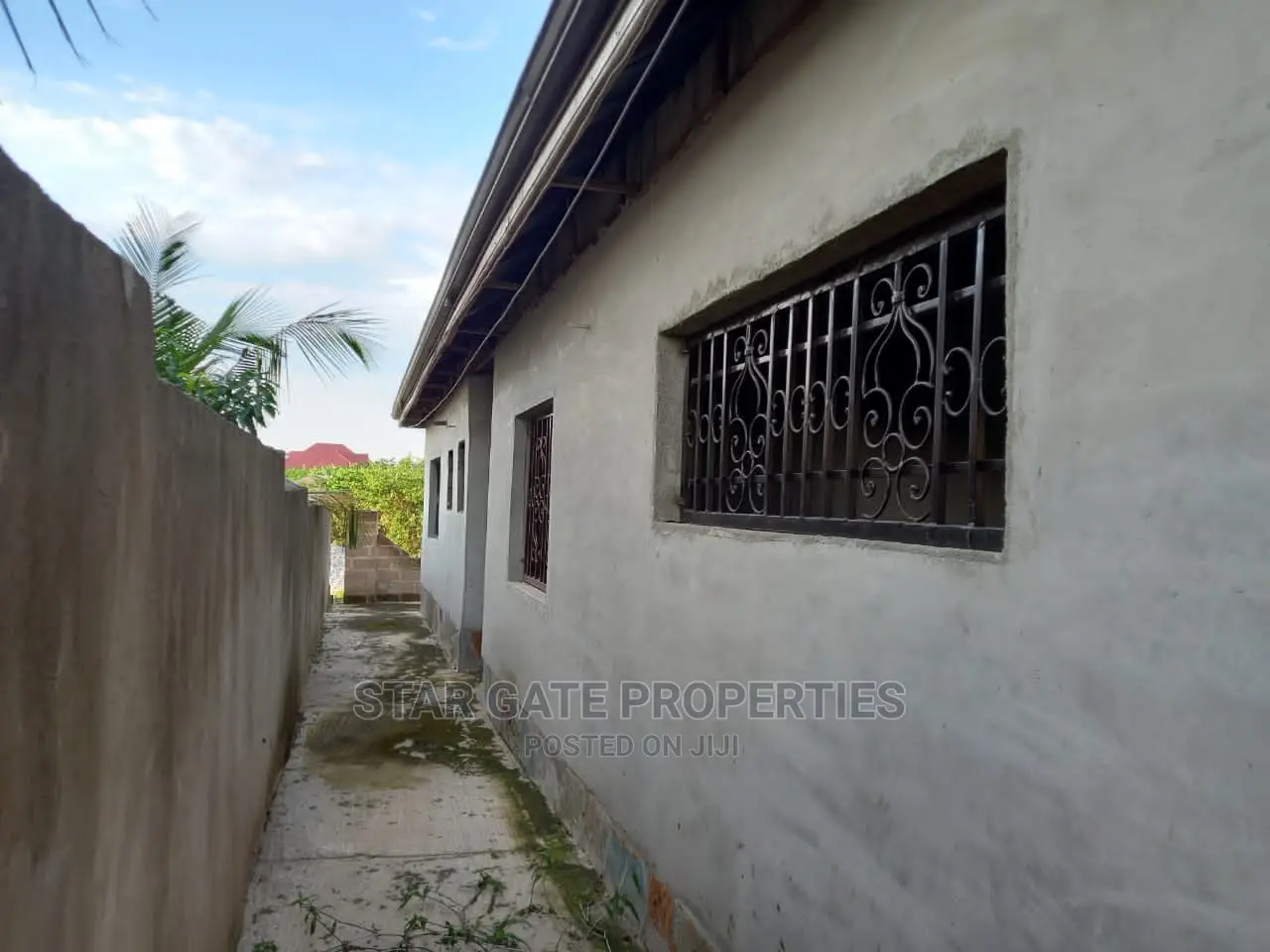 6bdrm House in Star Gate Properties, Kumasi Metropolitan for sale