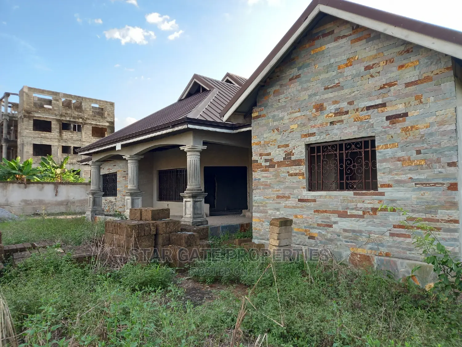 6bdrm House in Star Gate Properties, Kumasi Metropolitan for sale