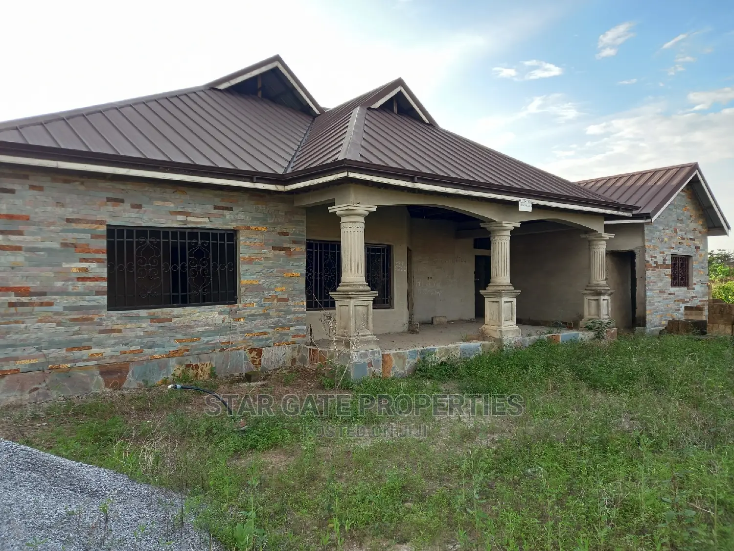 6bdrm House in Star Gate Properties, Kumasi Metropolitan for sale