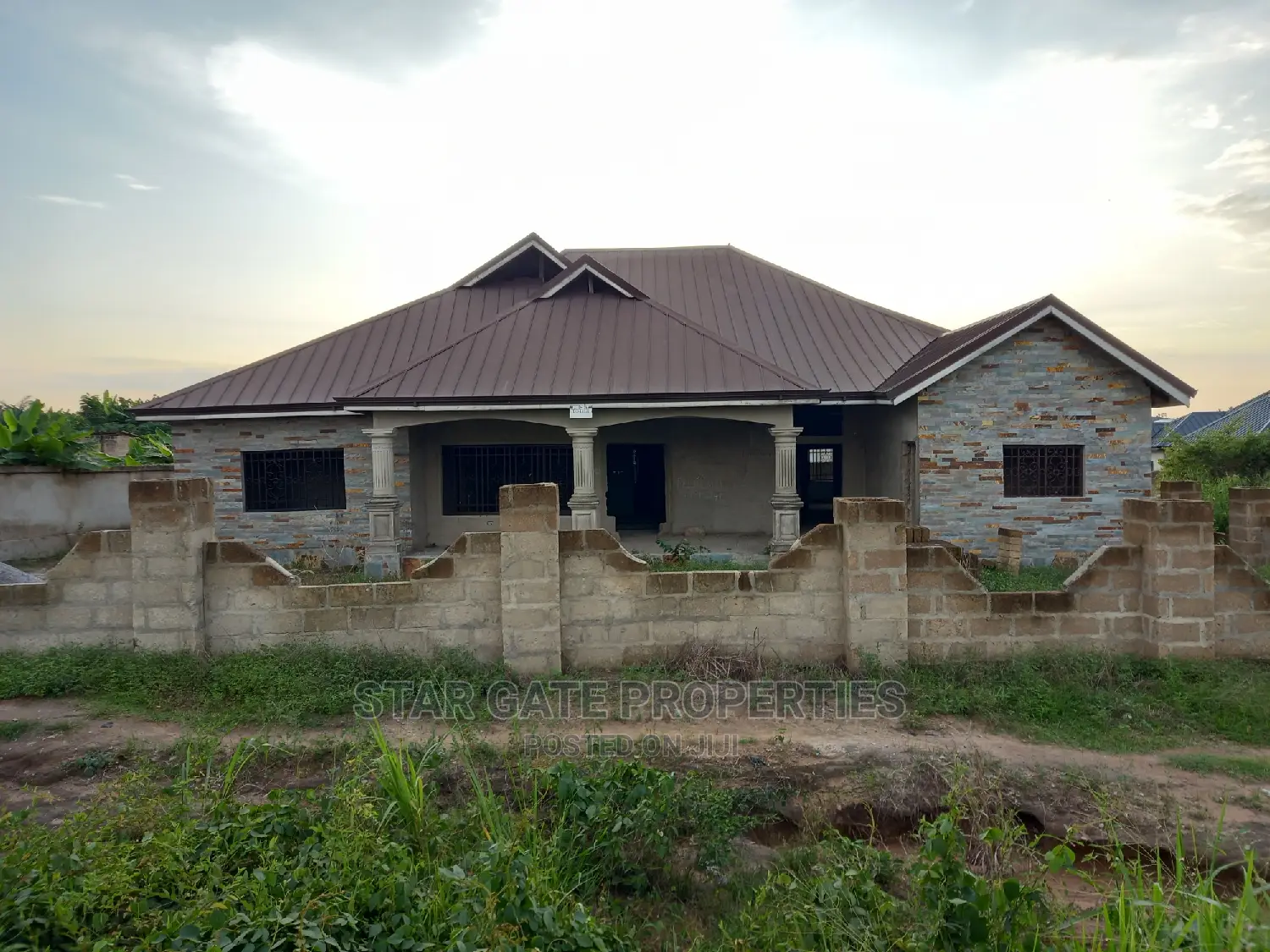 6bdrm House in Star Gate Properties, Kumasi Metropolitan for sale