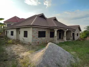 6bdrm House in Star Gate Properties, Kumasi Metropolitan for sale