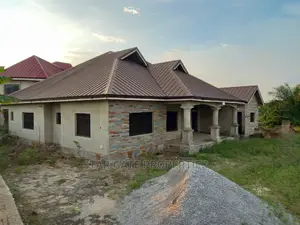 6bdrm House in Star Gate Properties, Kumasi Metropolitan for sale