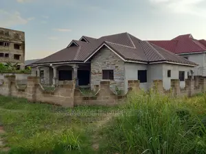 6bdrm House in Star Gate Properties, Kumasi Metropolitan for sale