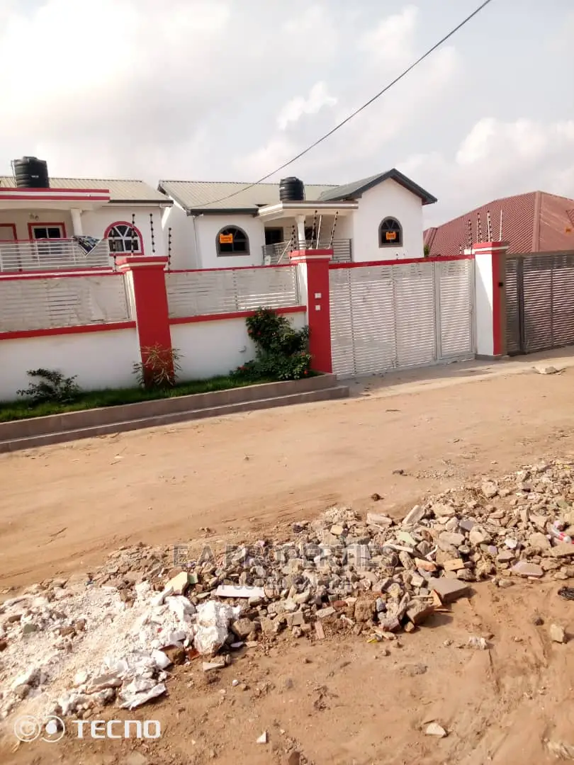 3bdrm House in E a Properties, Mile 7 for Sale