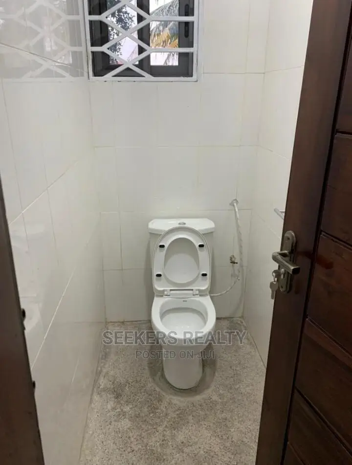 Furnished 4bdrm House in Seekers Realty, Oyarifa for rent