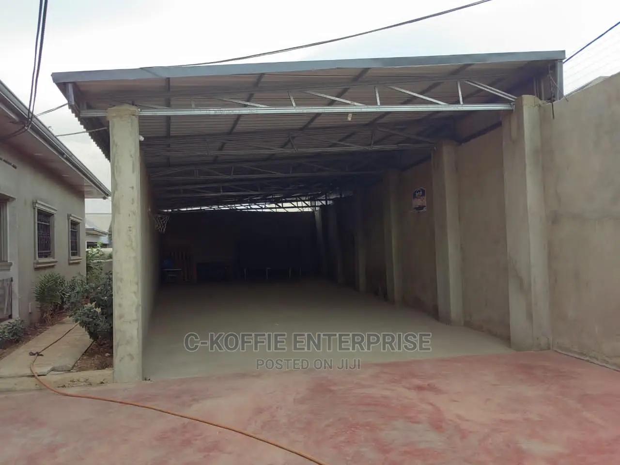 300 Sqm Warehouse + 4bed Selfcompound at Tema