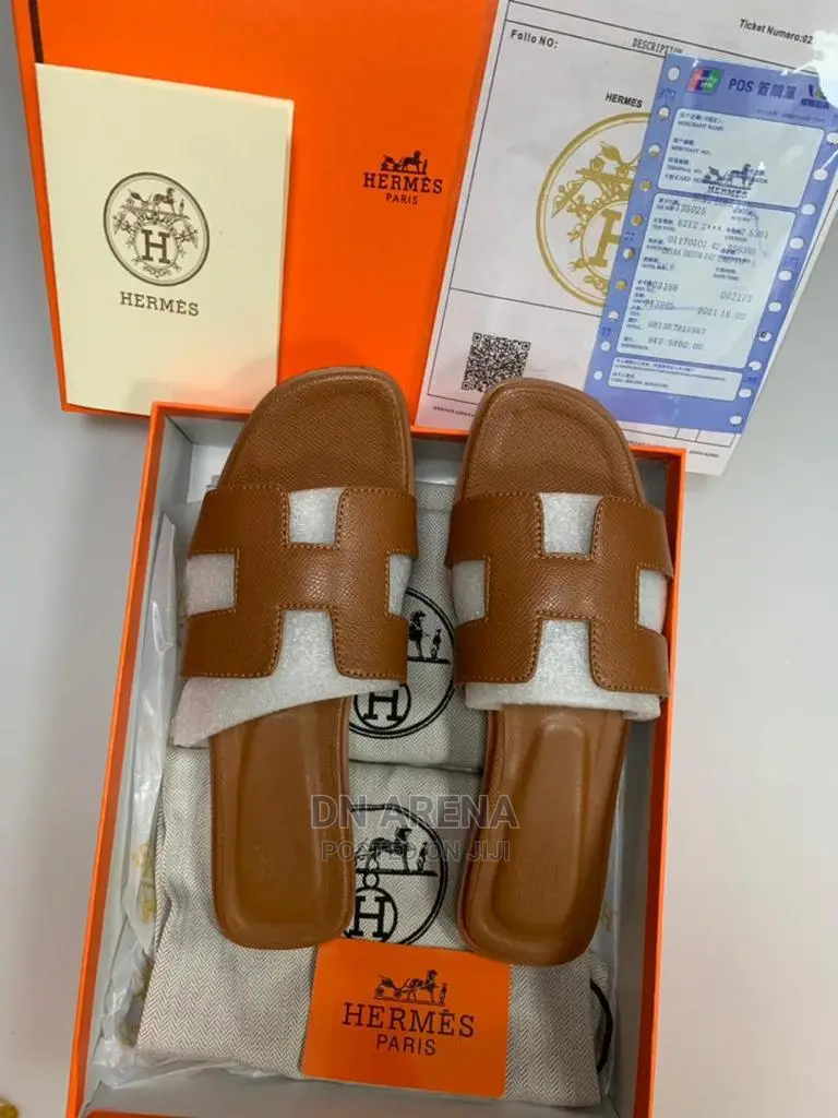 Auth Hermes Slippers in a Box