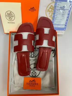 Auth Hermes Slippers in a Box