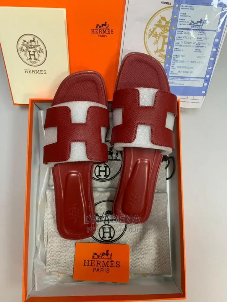 Auth Hermes Slippers in a Box