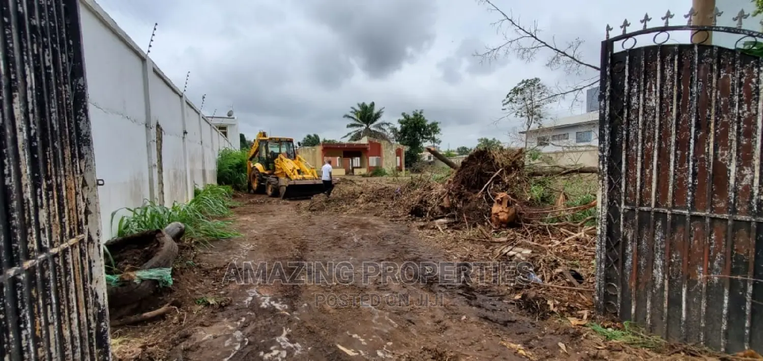 3 Plots of Land for Sale at Dzorwulu