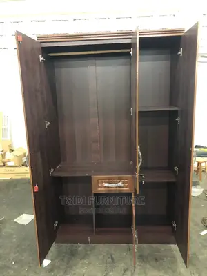 Quality Three Door Wardrobe