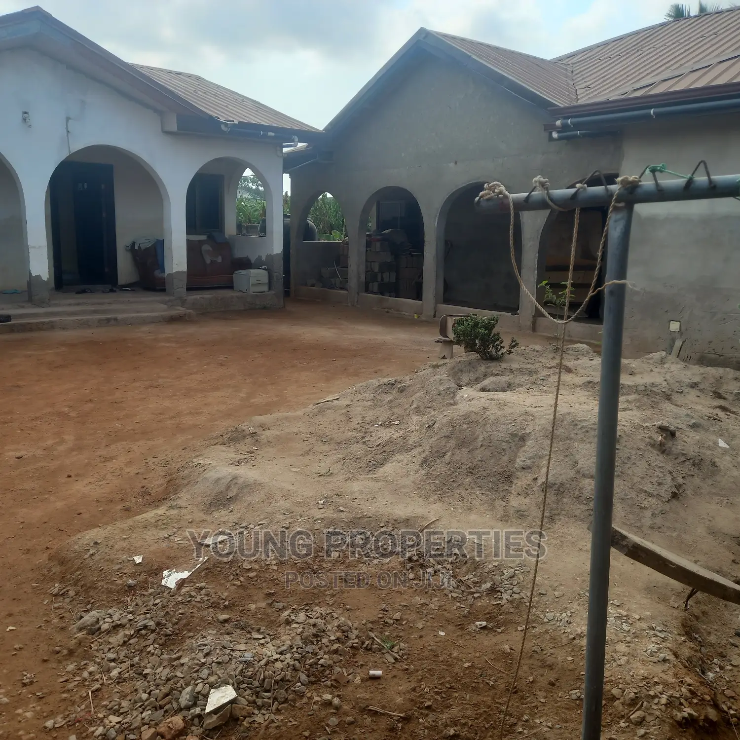 4bdrm House in Kasoa May 11 Azum for sale