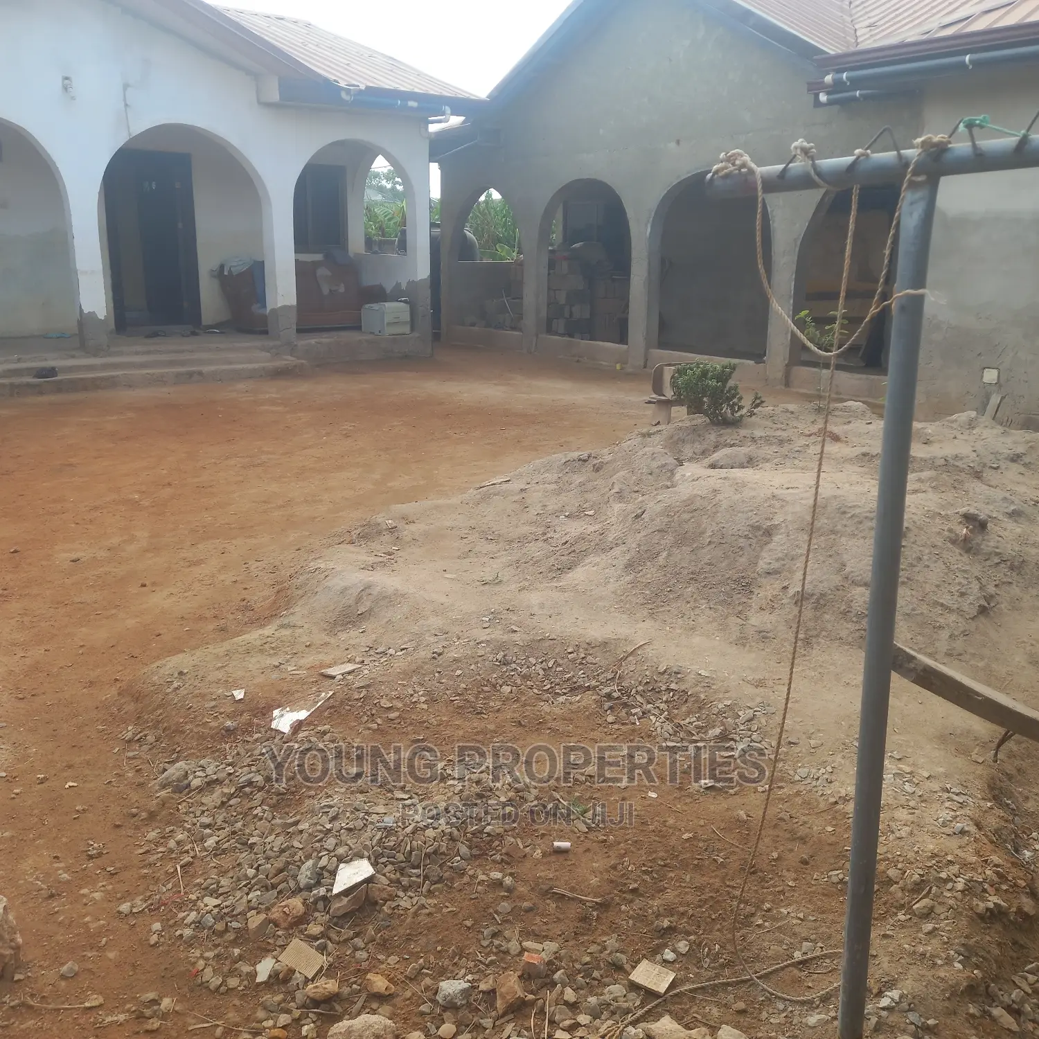4bdrm House in Kasoa May 11 Azum for sale