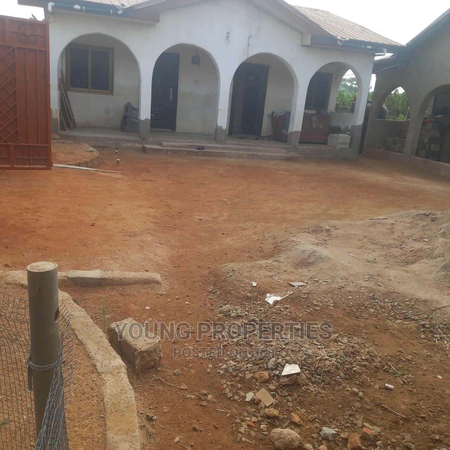 4bdrm House in Kasoa May 11 Azum for sale